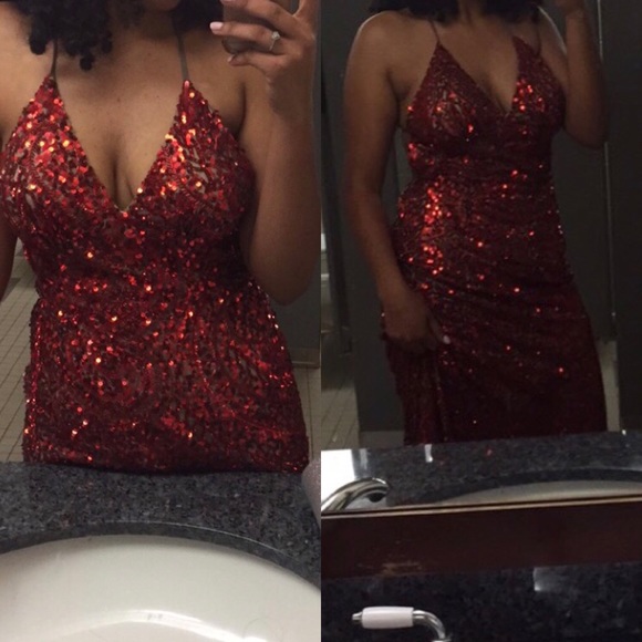 Scala Dresses & Skirts - Stunning V-Neck Sequin Red Scala Prom Dress